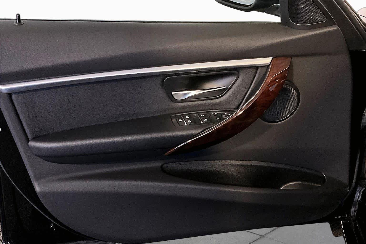 Used 2018 Black Sapphire Metallic BMW 330i xDrive image 22