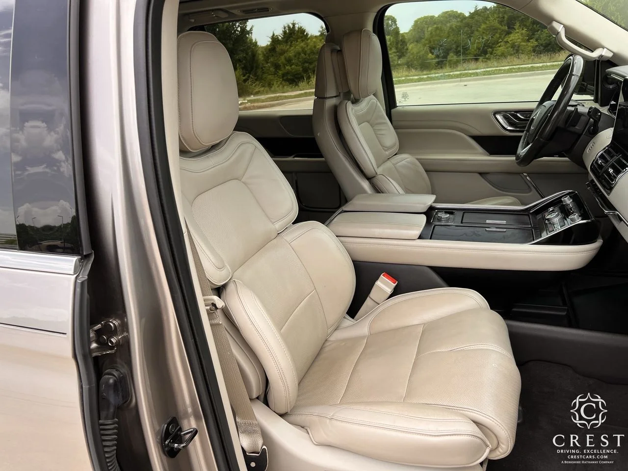 Used 2018 Mocha Lincoln Reserve image 22