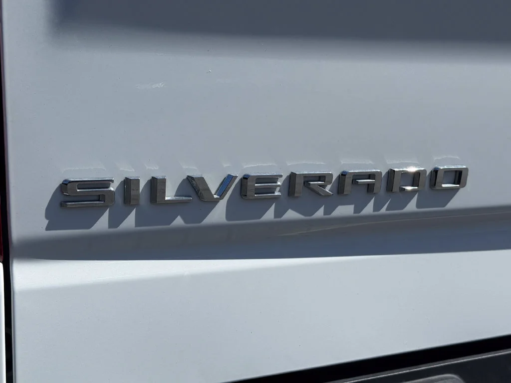 Used 2023 SUMMIT WHITE Chevrolet RST image 9