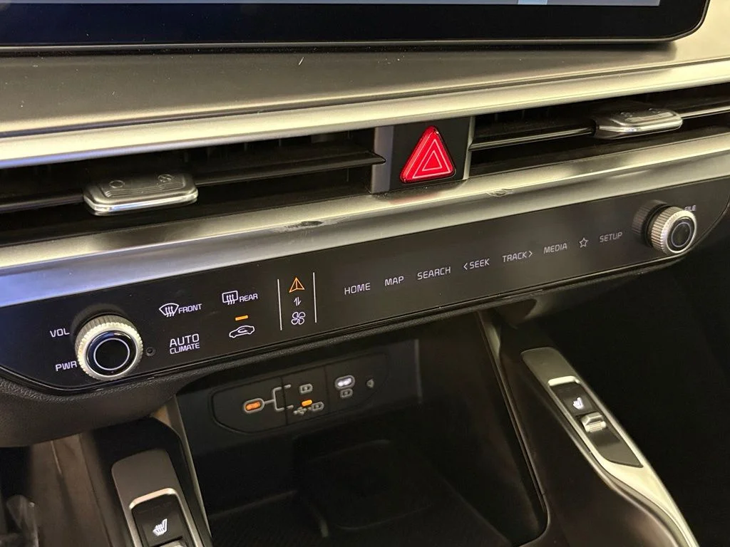 Used 2024 Black Kia S image 27