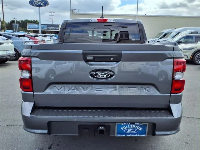 New 2025 Carbonized Gray Metallic Ford Lobo High image 3
