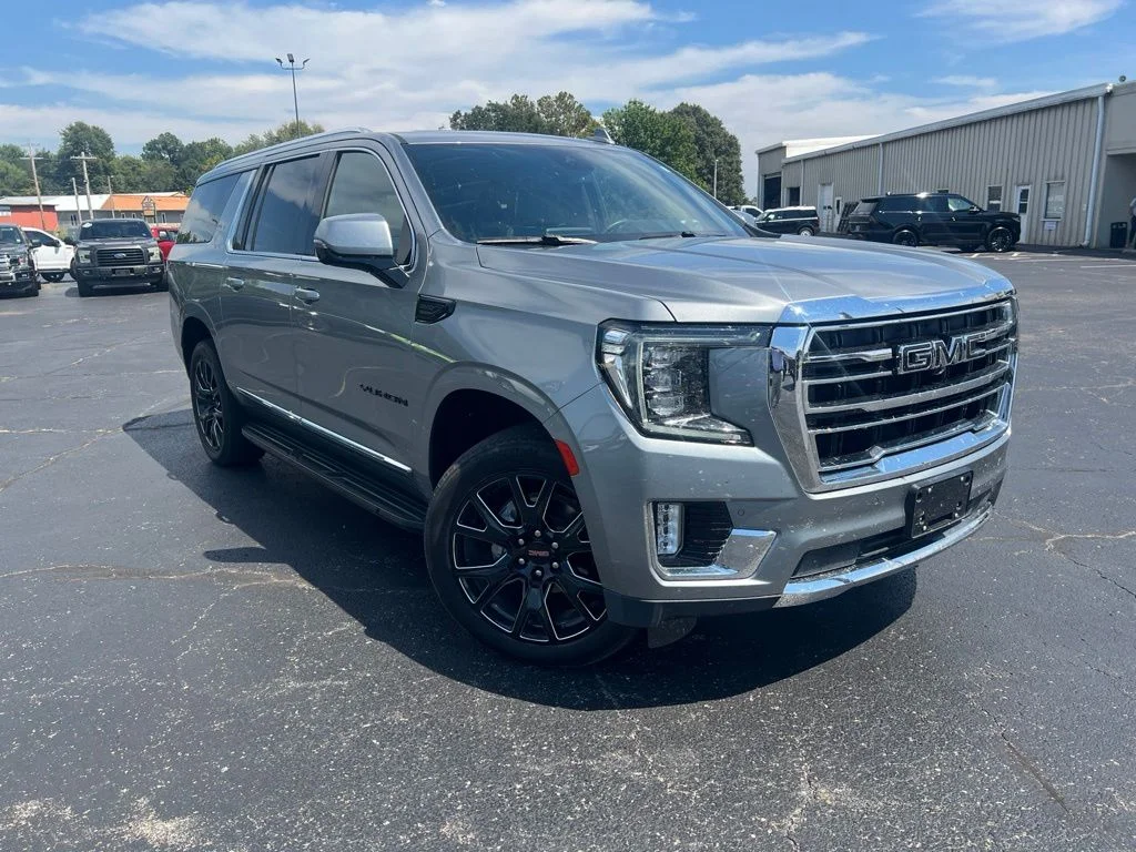 Used 2023 Silver GMC SLT image 1