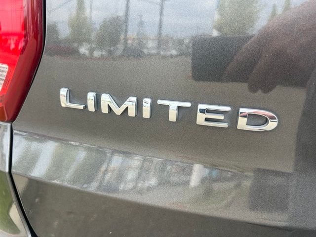 Used 2018 Gray Ford Limited image 6