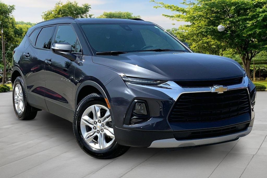 Used 2021 Gray Chevrolet LT image 3