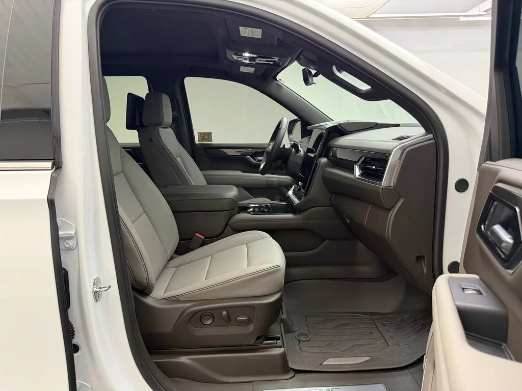 Used 2026 Summit White GMC Elevation image 23