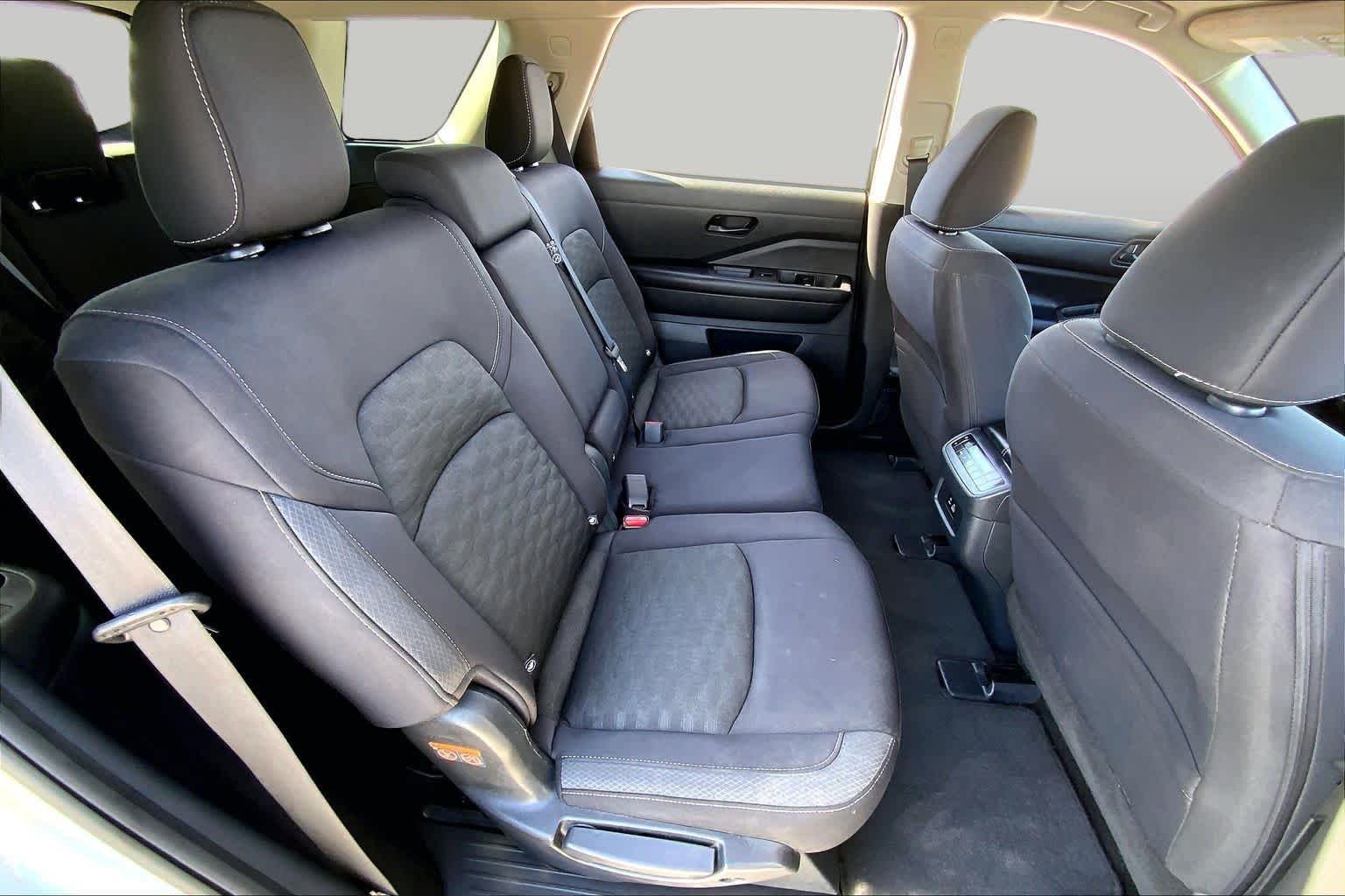 Used 2023 Brilliant Silver Metallic Nissan SV image 19