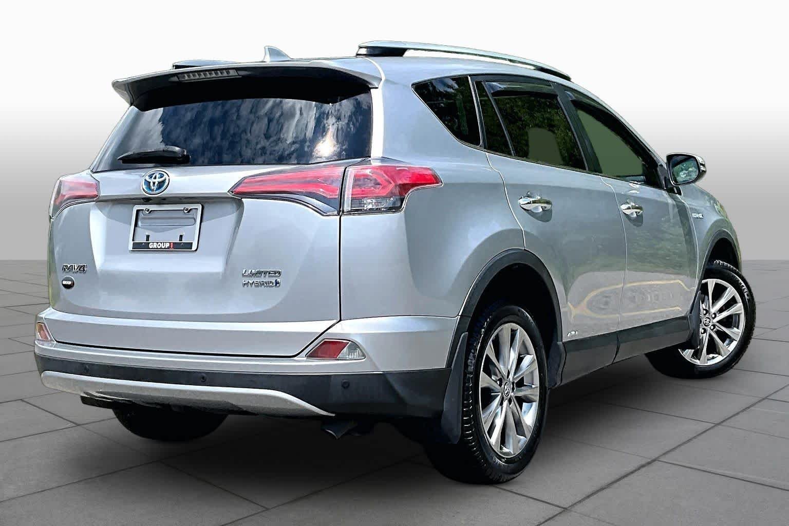 Used 2017 Silver Sky Metallic Toyota Limited image 13