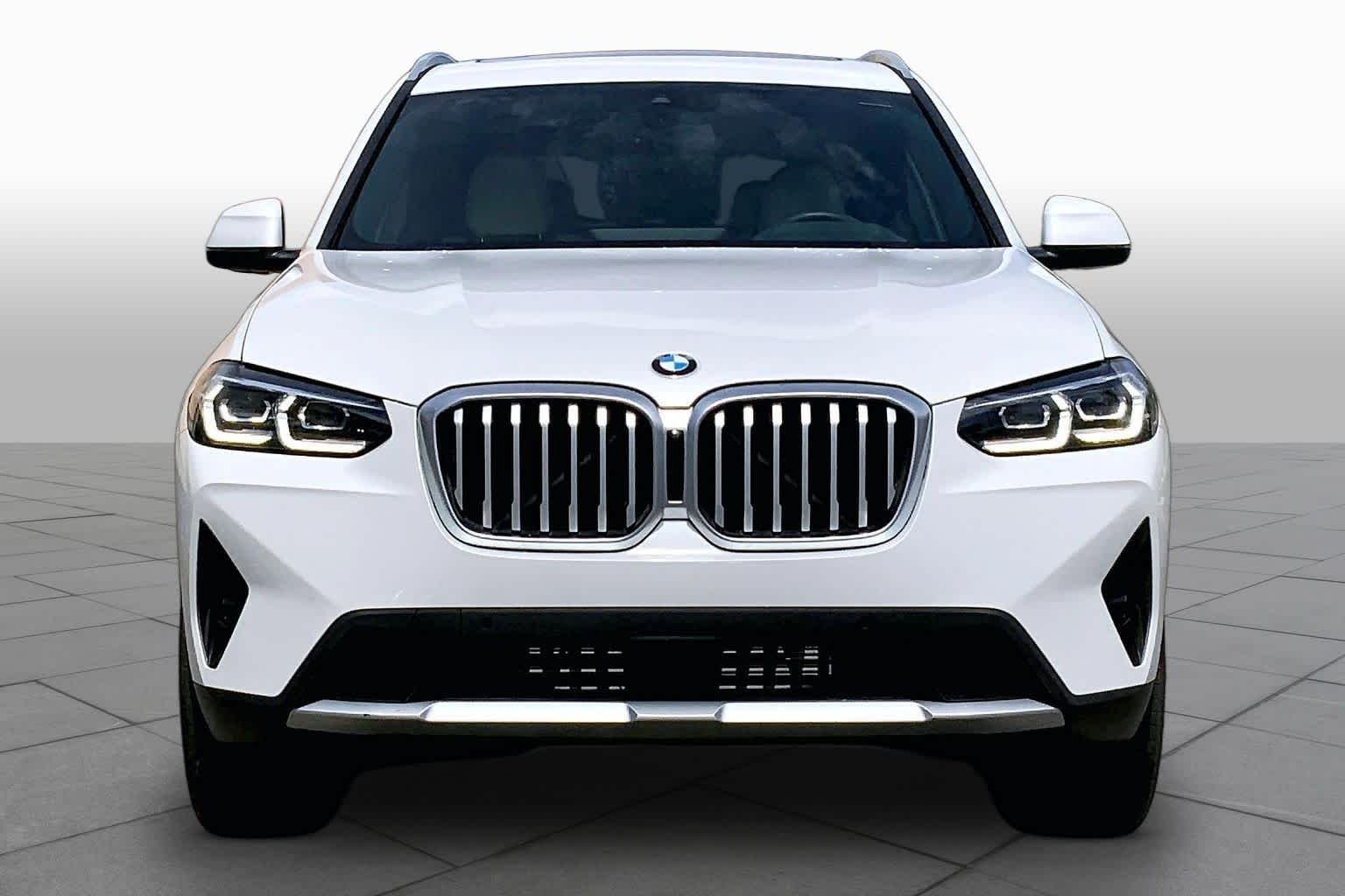 Used 2024 Mineral White Metallic BMW xDrive30i image 3