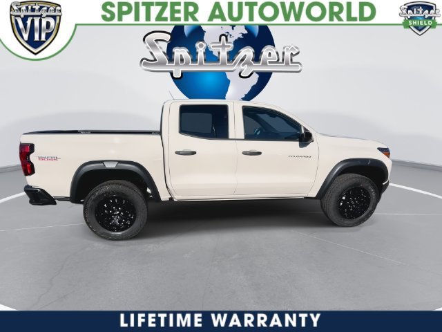 2026 Chevrolet Colorado photo 15 of 41