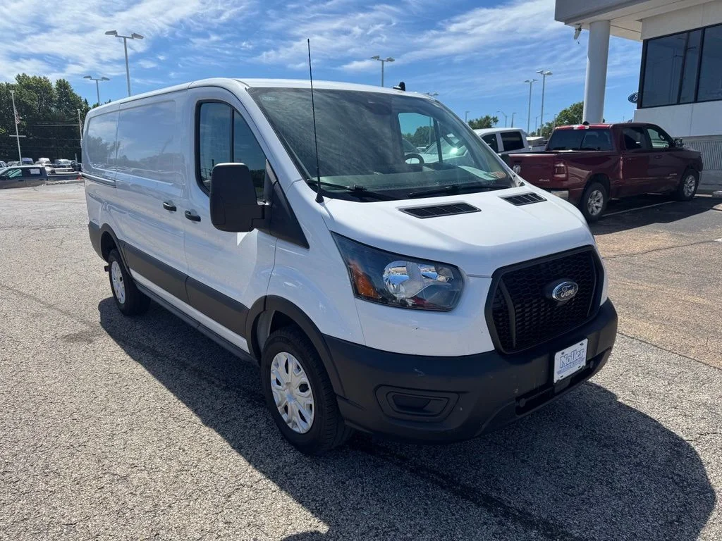 Certified Used 2024 Oxford White Ford Base image 1