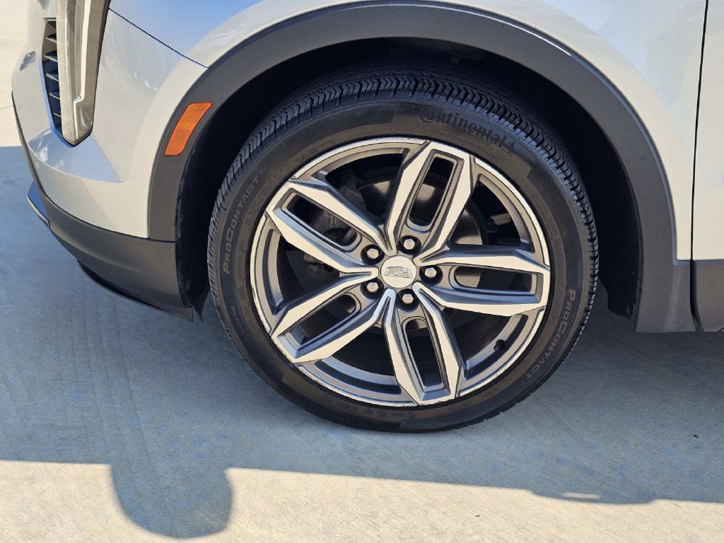 Used 2019 Silver Cadillac Sport image 7