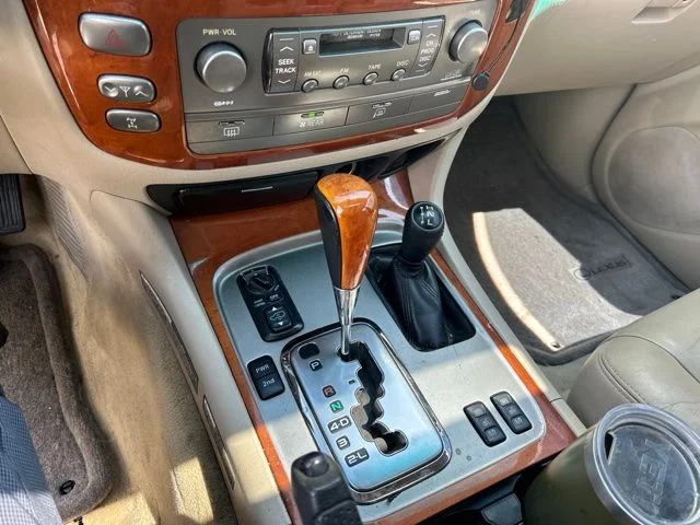 Used 2007 White Lexus 470 image 21