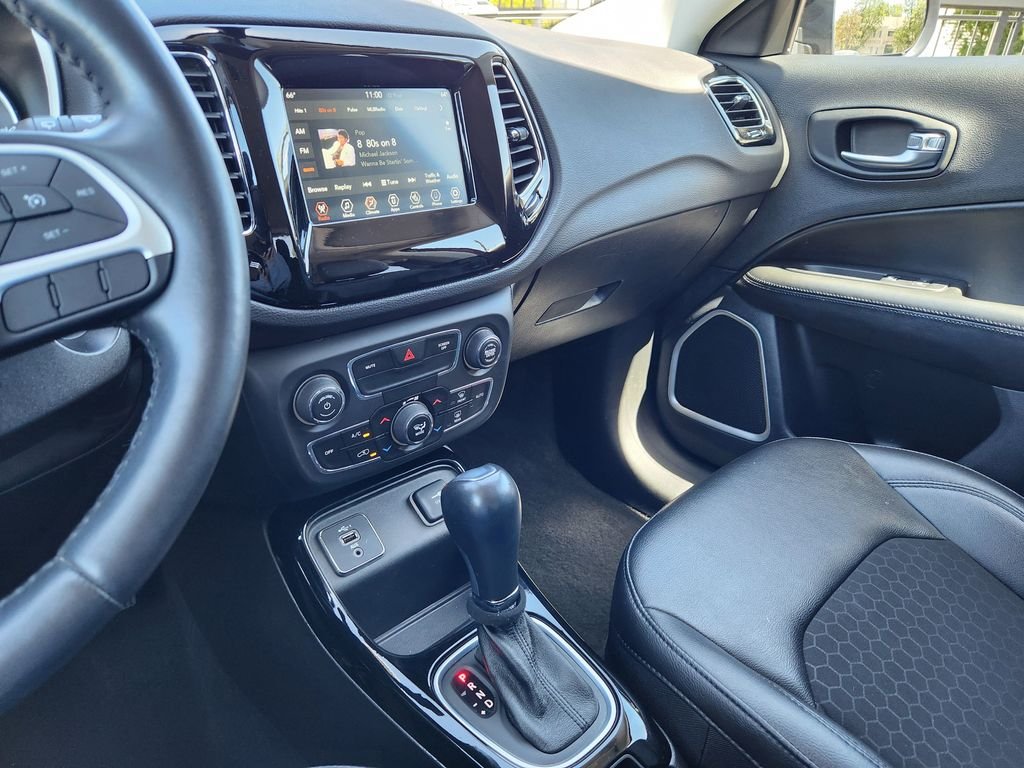 Used 2021 Red Jeep Latitude image 15