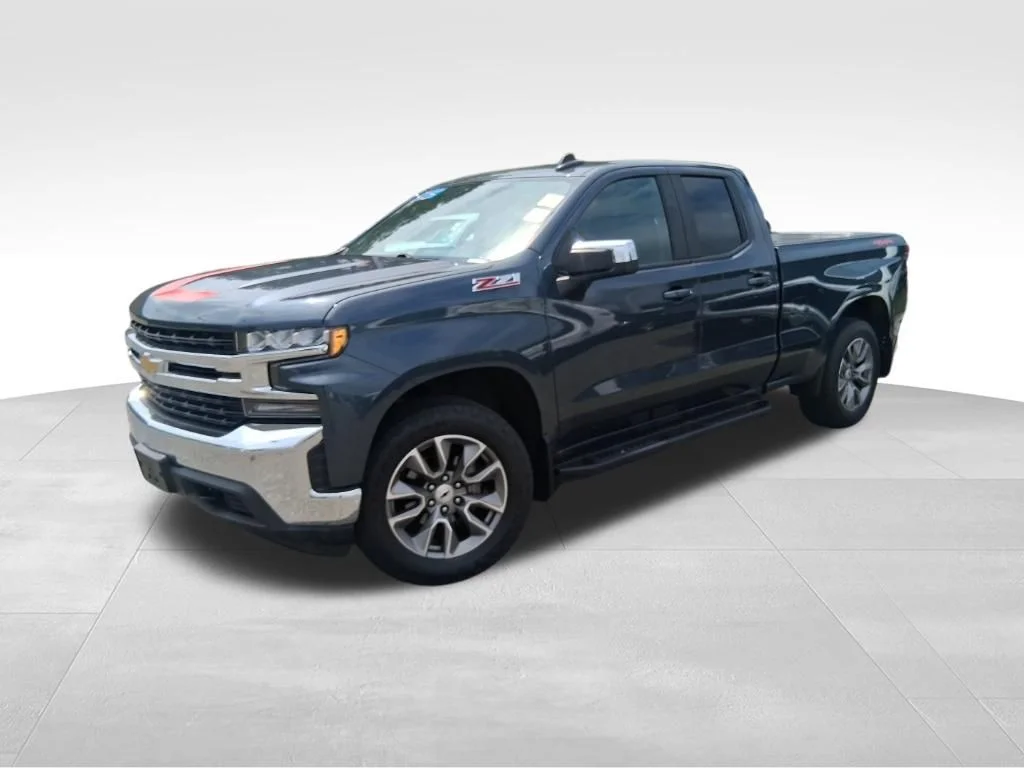 Used 2021 Gray Chevrolet LT image 17