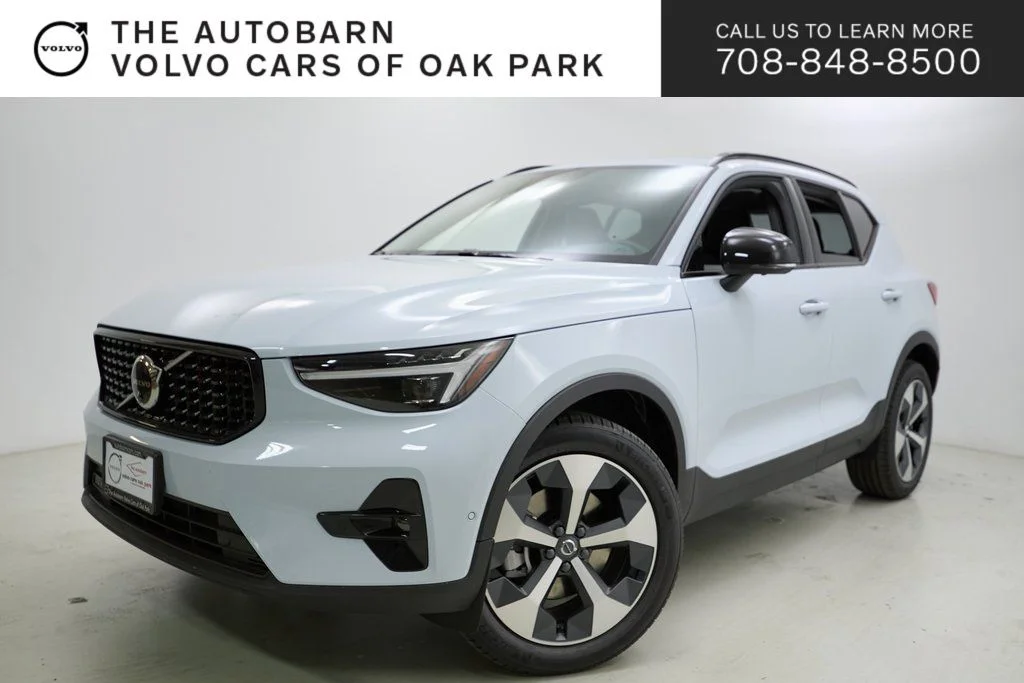 2026 Volvo XC40 B5 Plus Dark AWD's photo