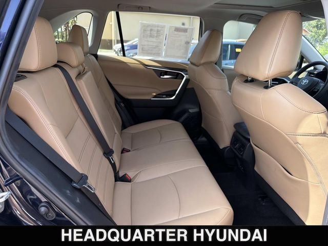 Used 2022 Blue Toyota XLE Premium image 18