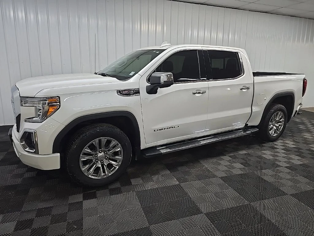 Used 2021 White GMC Denali image 6