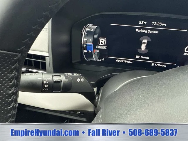 Used 2024  Mitsubishi SEL image 33