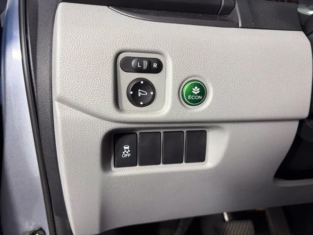 Used 2018 Silver Honda EX-L image 19