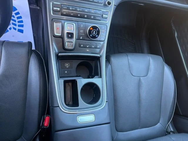 2022 Hyundai Santa Fe Limited - Photo 17