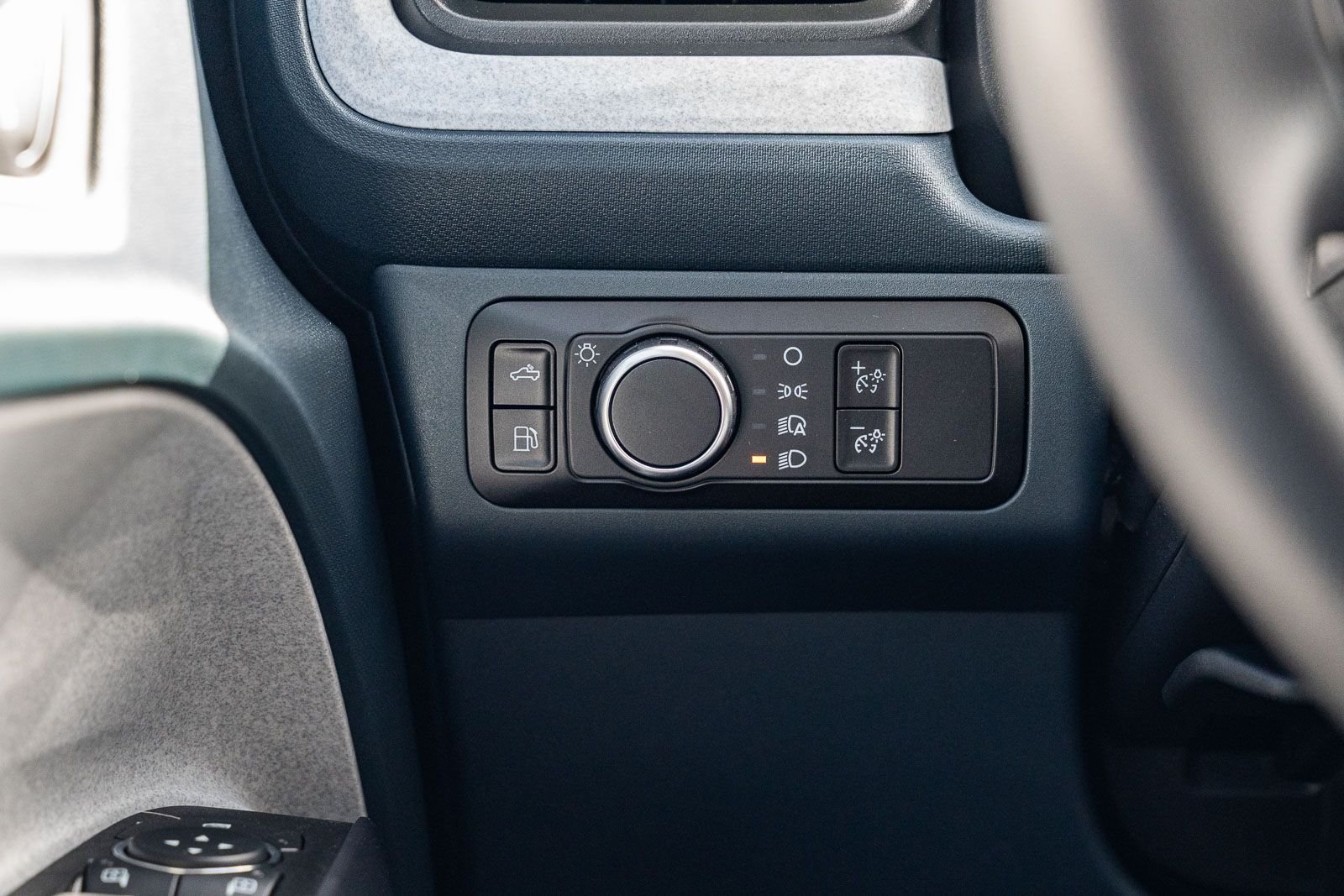 New 2026 Shadow Black Ford XLT image 21
