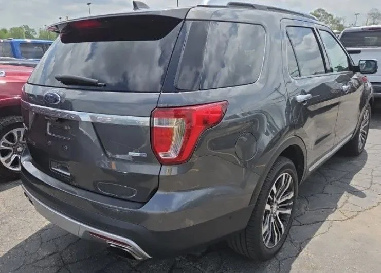 Used 2017 Gray Ford Platinum image 2