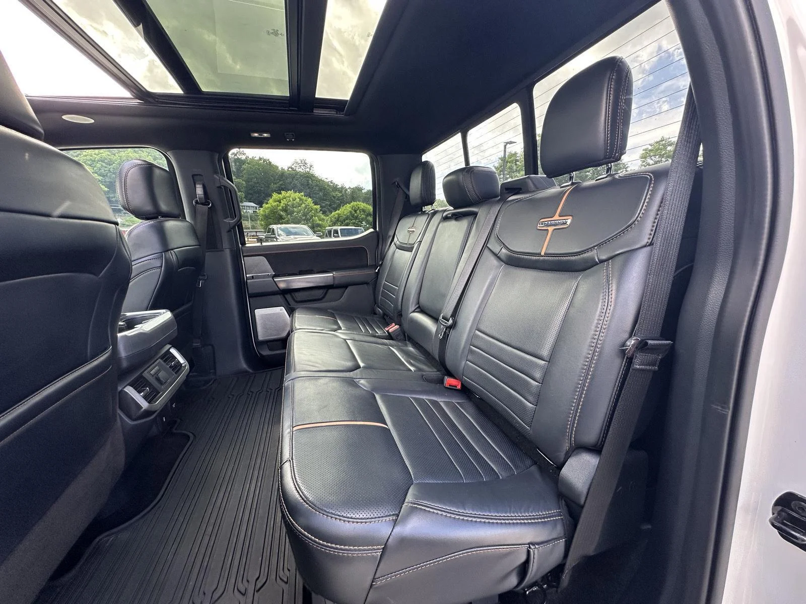 Used 2022 Star White Metallic Tri-Coat Ford Platinum image 11