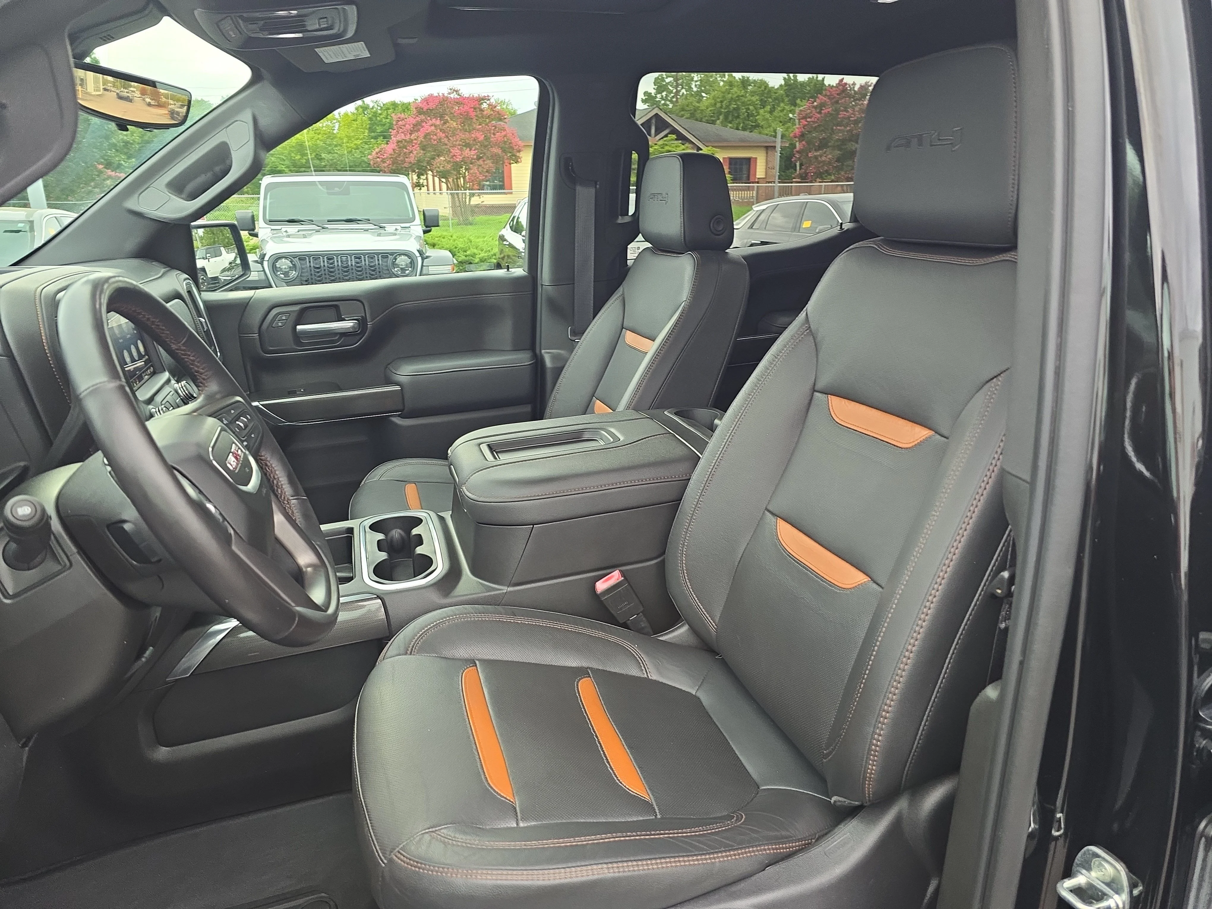Used 2021 EBONY TWILIGHT METALLIC GMC AT4 image 16