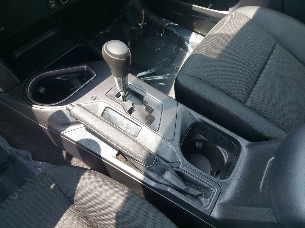 Used 2018 White Toyota LE image 23