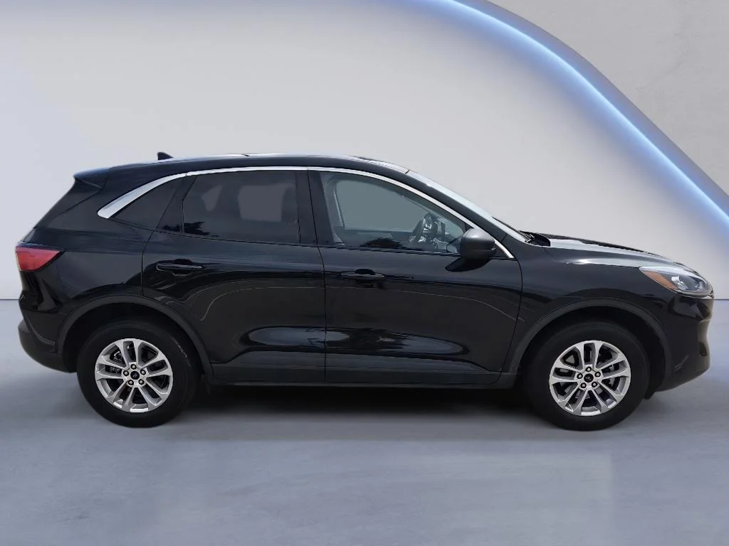 Used 2022 Agate Black Metallic Ford SE image 7