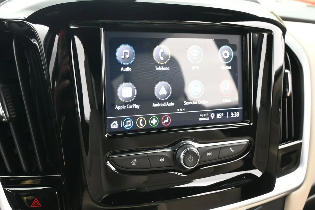 Used 2022 Summit White Chevrolet LS image 18