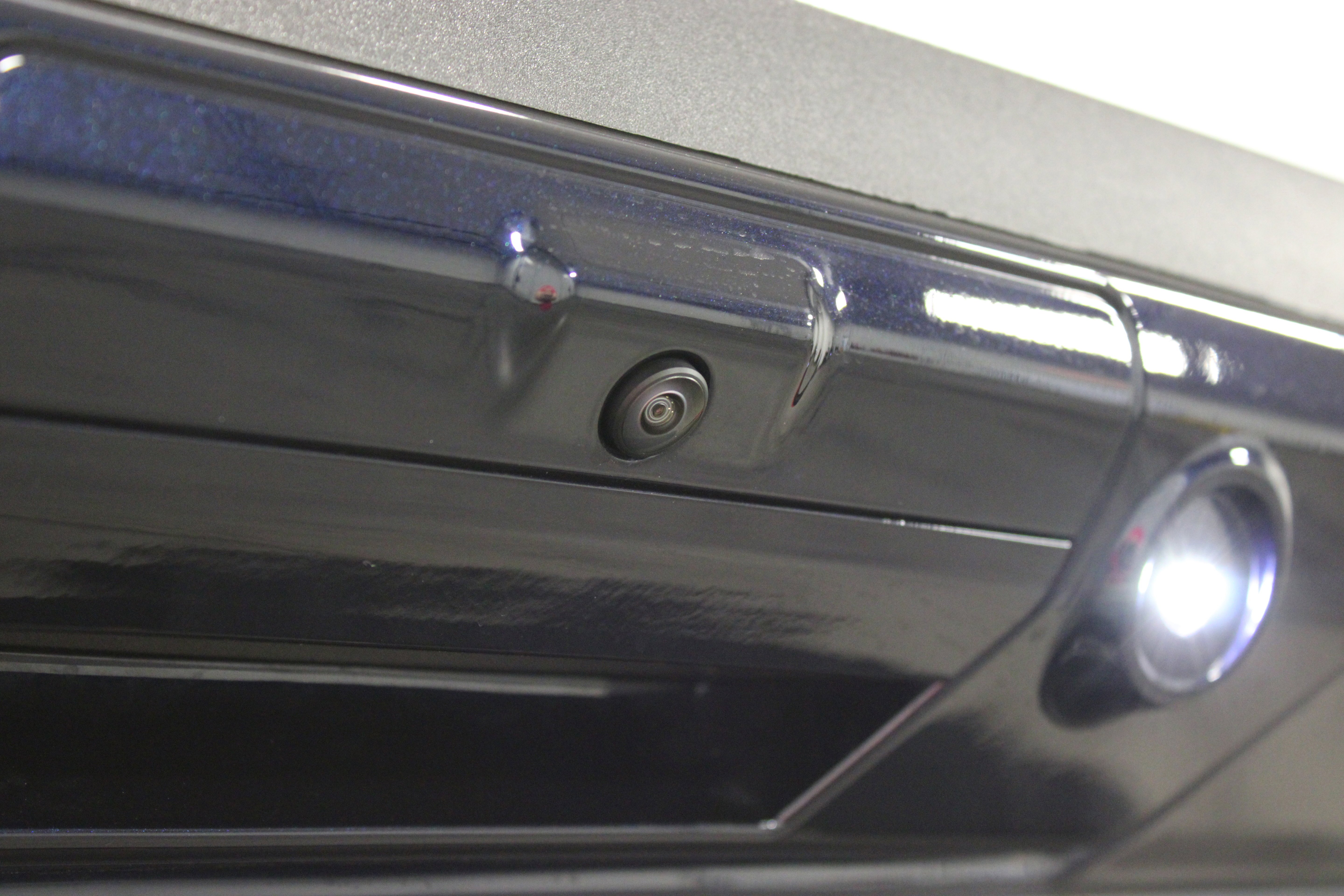 Used 2025 Antimatter Blue Metallic Ford LARIAT image 13