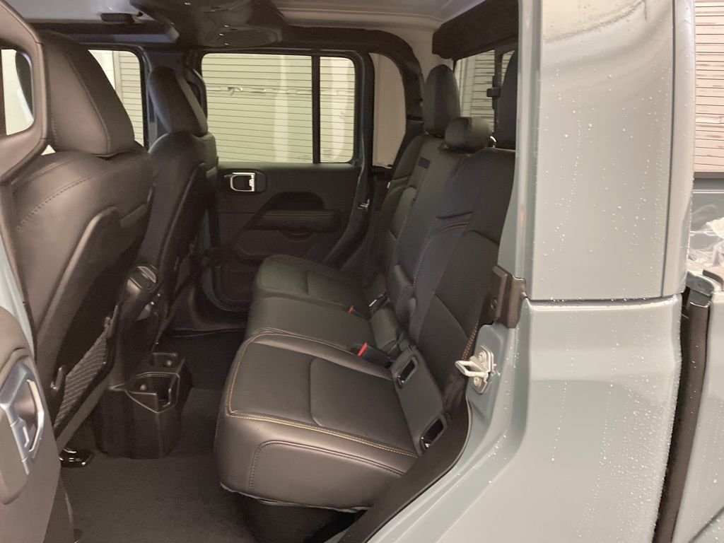 New 2026 Anvil Clear-Coat Exterior Paint Jeep Sahara image 15