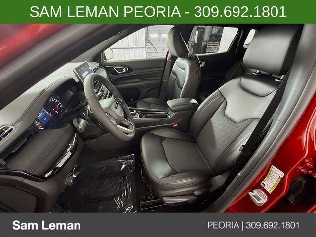 New 2026 Red Hot Pearlcoat Jeep Latitude image 19