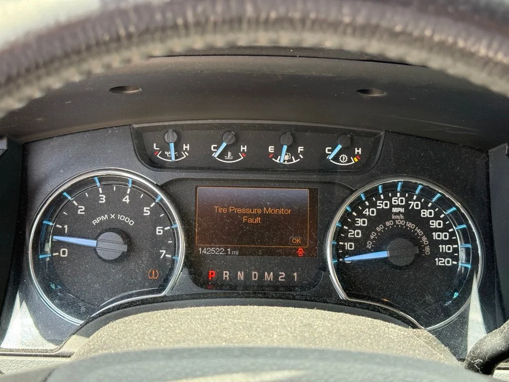 Used 2011 Silver Ford XLT image 18