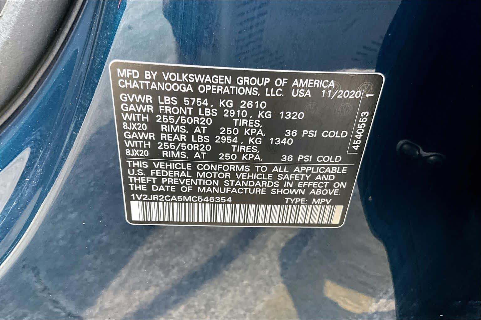 Used 2021 Tourmaline Blue Metallic Volkswagen 3.6L V6 SE w/Technology image 35