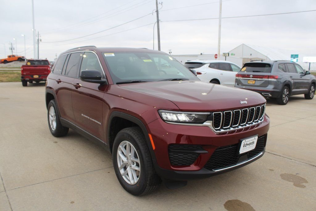 2025 Jeep Grand Cherokee Laredo