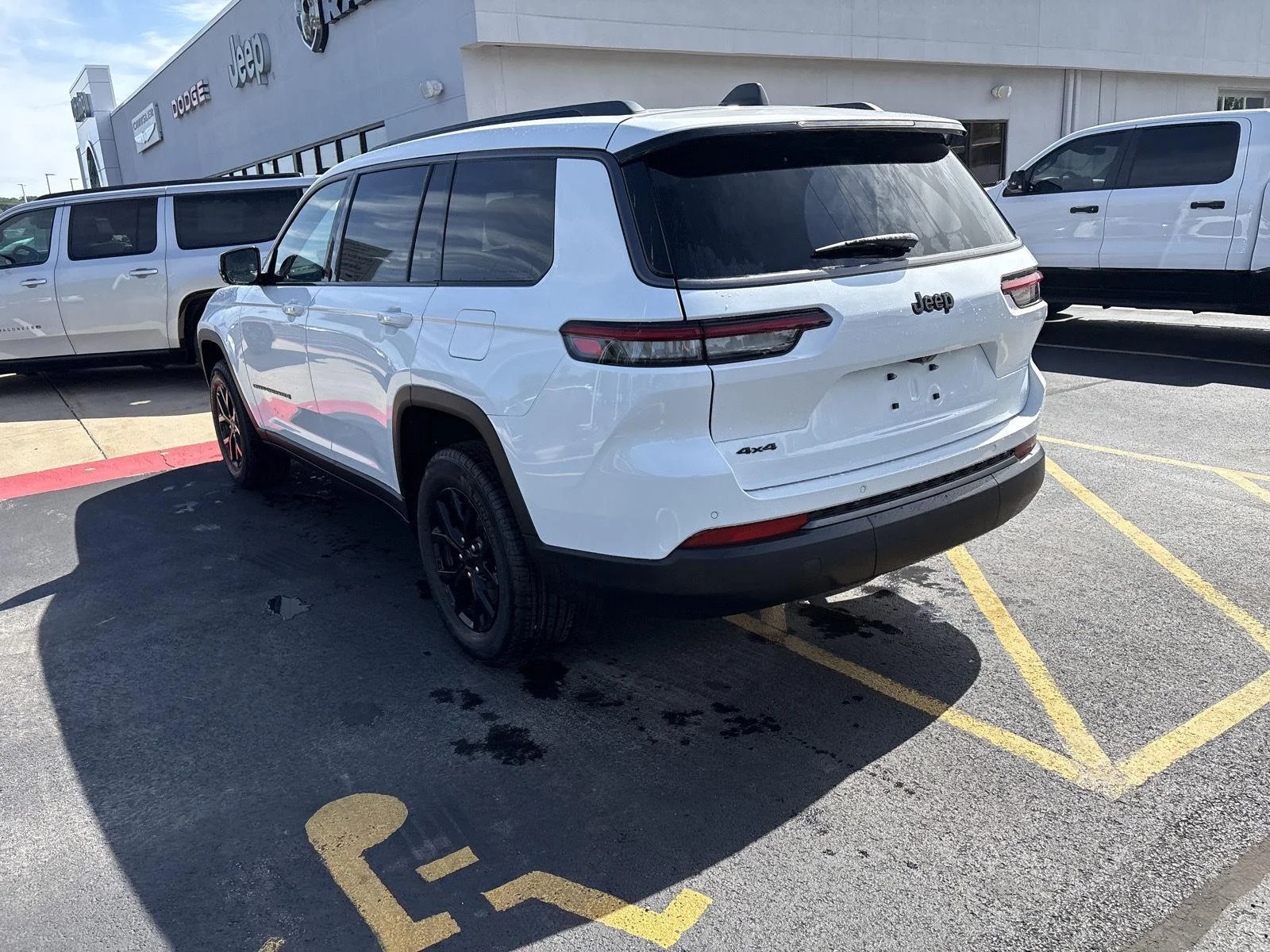 New 2026 Bright White Clearcoat Jeep Laredo Altitude image 7