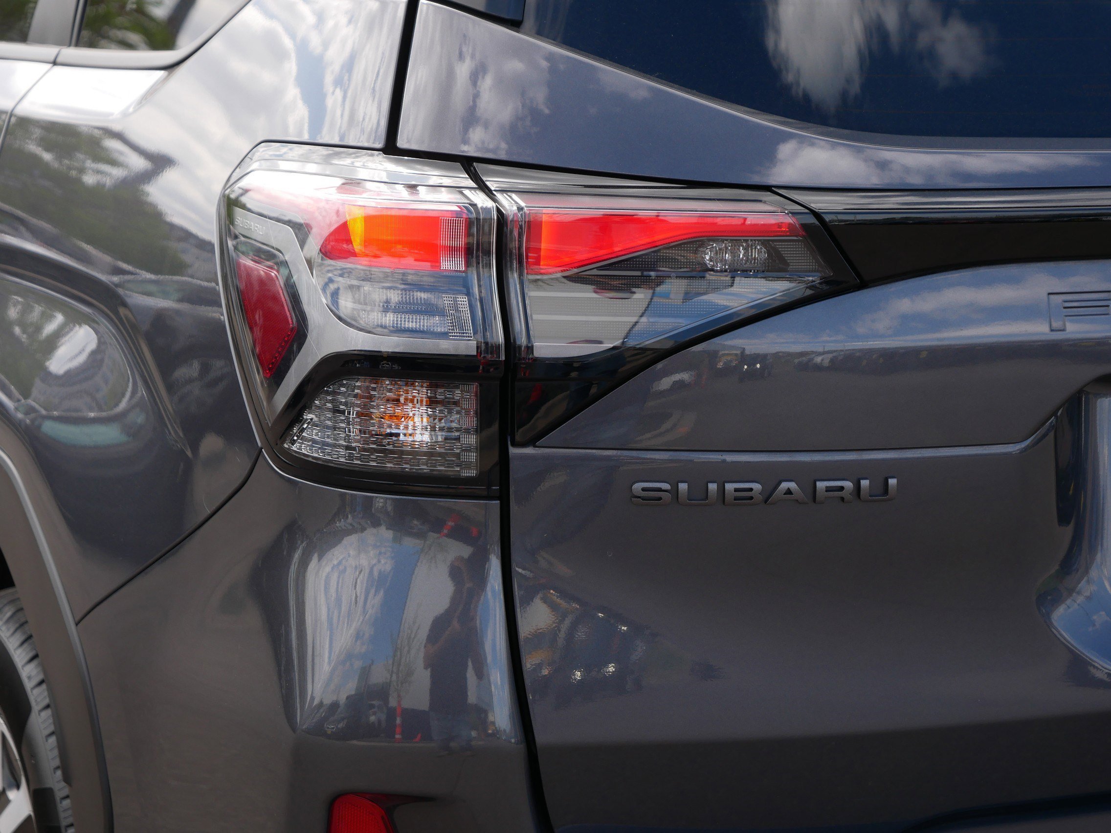 Used 2025 Magnetite Gray Metallic Subaru Premium image 17