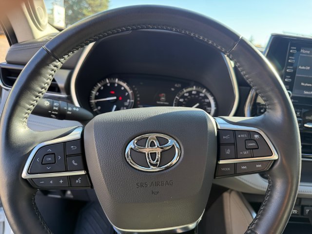 Used 2021 Blizzard Pearl Toyota Limited image 19