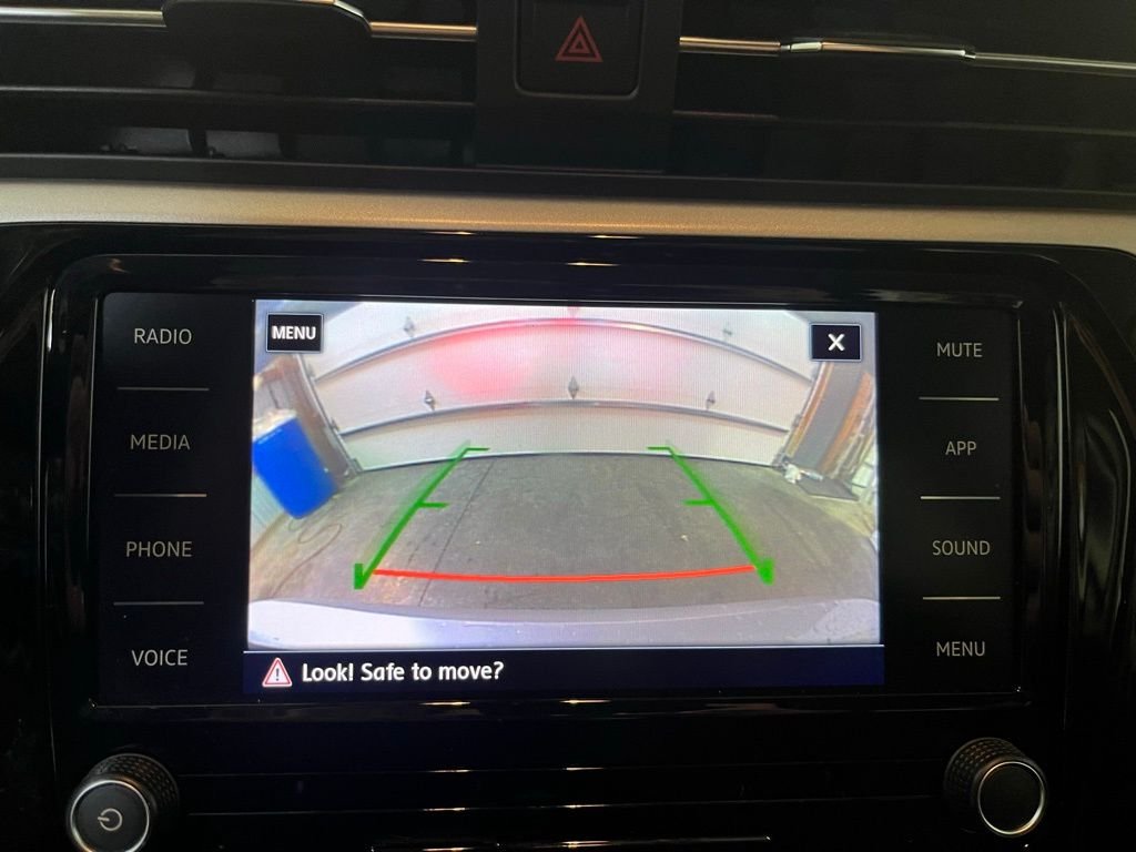 Certified Used 2020 Silver Volkswagen 2.0T SE image 19