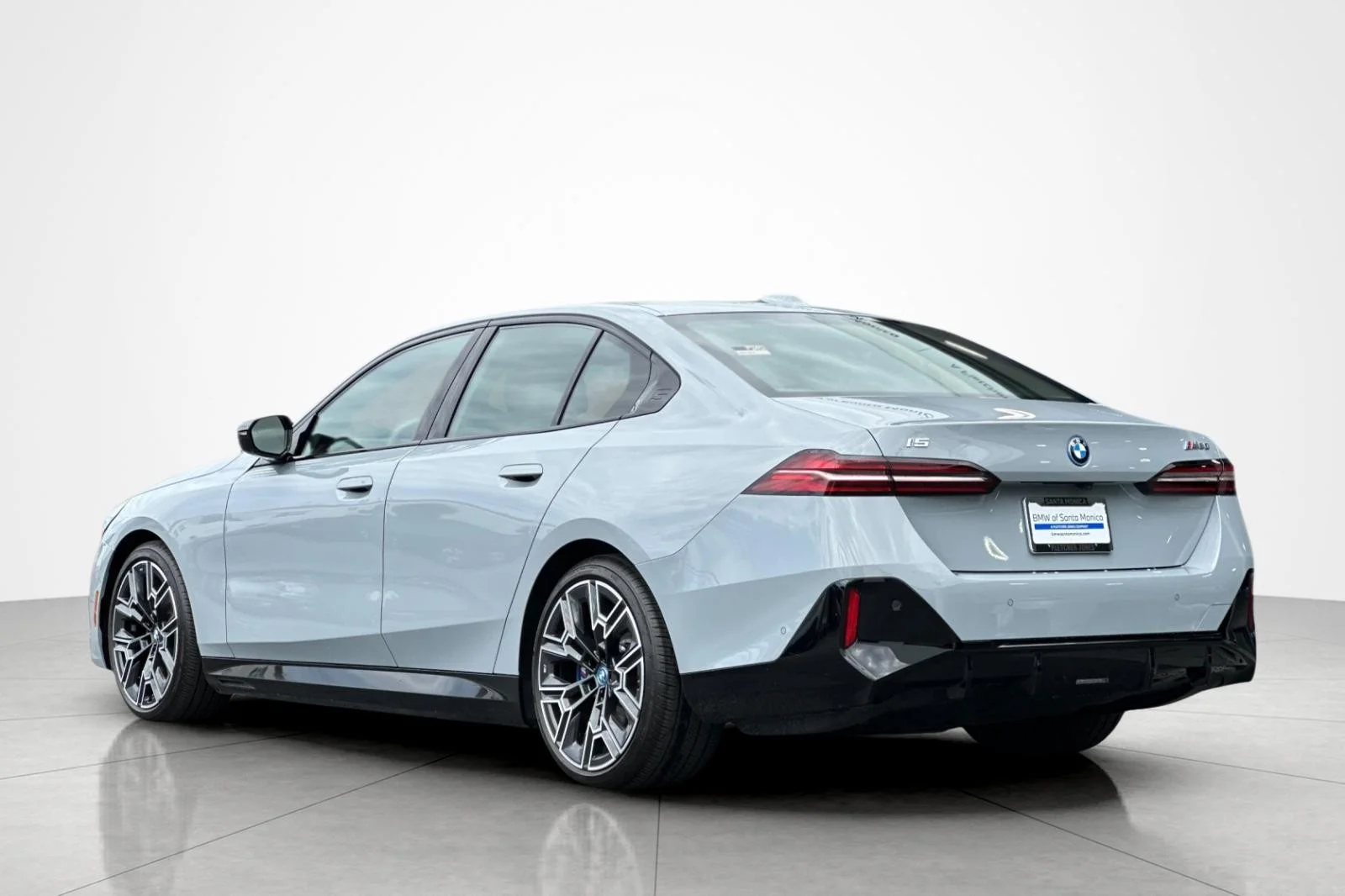 Used 2025 Brooklyn Grey Metallic BMW M60 image 3