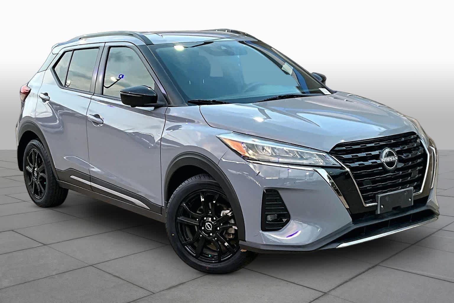 Used 2022 Boulder Gray Pearl Nissan SR image 3