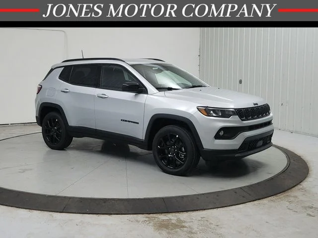 New 2026 Silver Zynith Metallic Clearcoat Jeep Latitude image 1