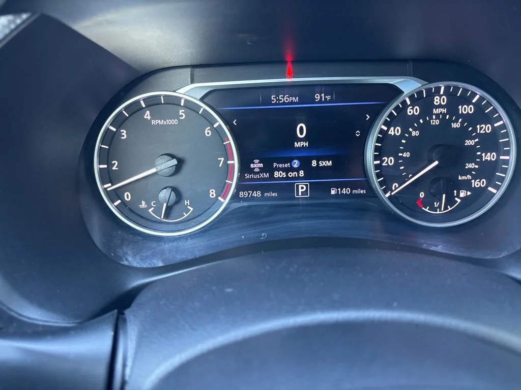 Used 2022 Aspen White Nissan SV image 27