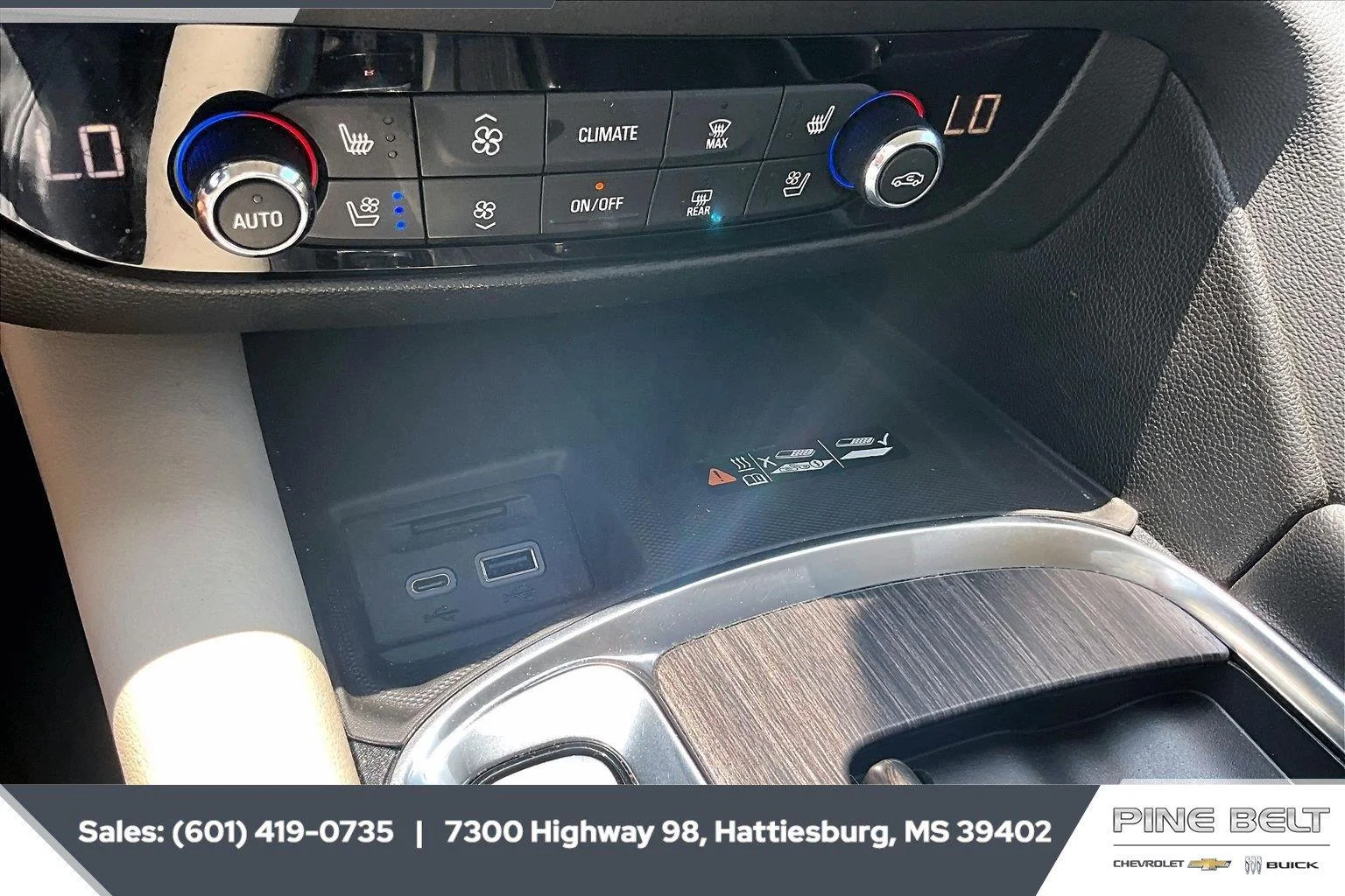 Used 2023 White Frost Tricoat Buick Avenir image 24