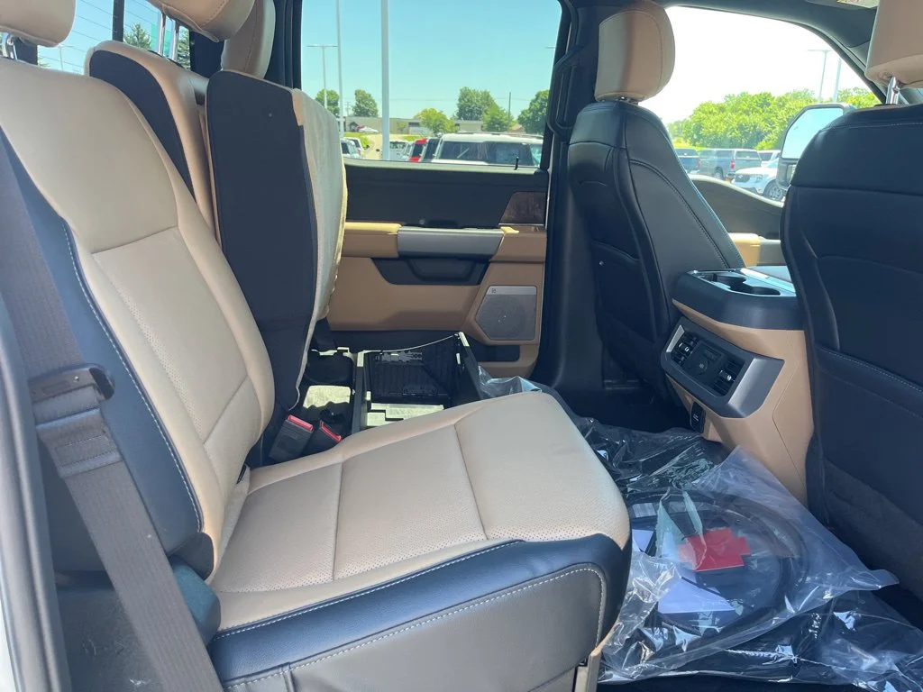New 2026 Star White Metallic Tri-Coat Ford F-250® Lariat® image 12