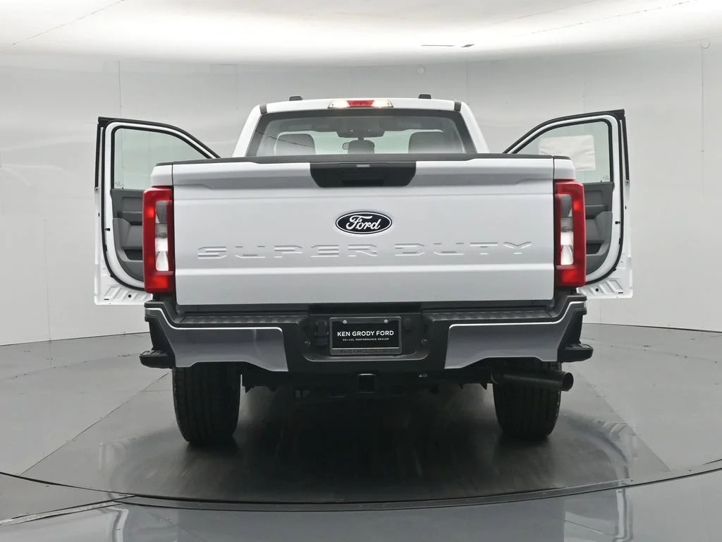 New 2027 Oxford White Ford XL image 30