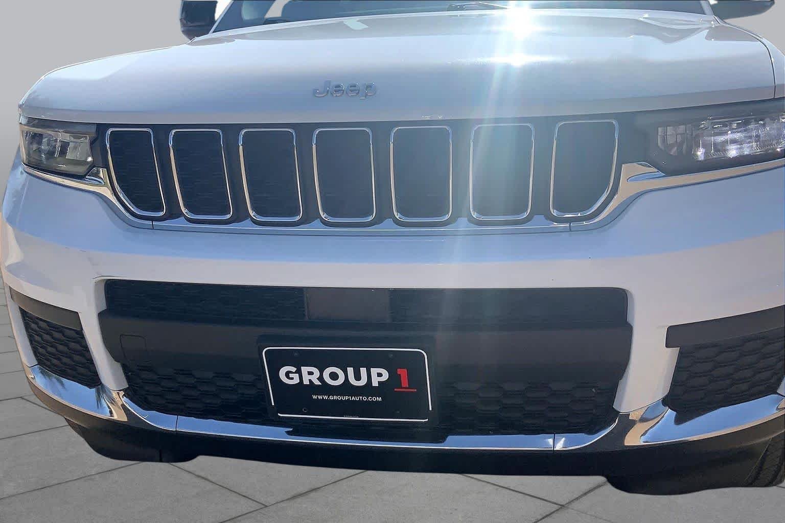 Certified Used 2023 Bright White Clearcoat Jeep Laredo image 30