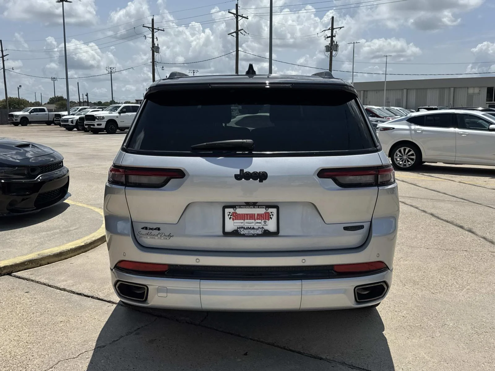 Used 2025 Silver Zynith Jeep Summit image 6